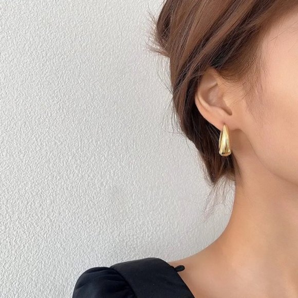 14K Gold filled hoop earrings - Picture 4 of 5